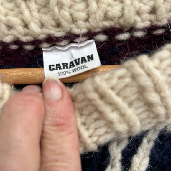 Vintage Caravan Hand Knit Sweater - Cream, Blue, Maroon - made in Equador - XL - Picture 5 of 6